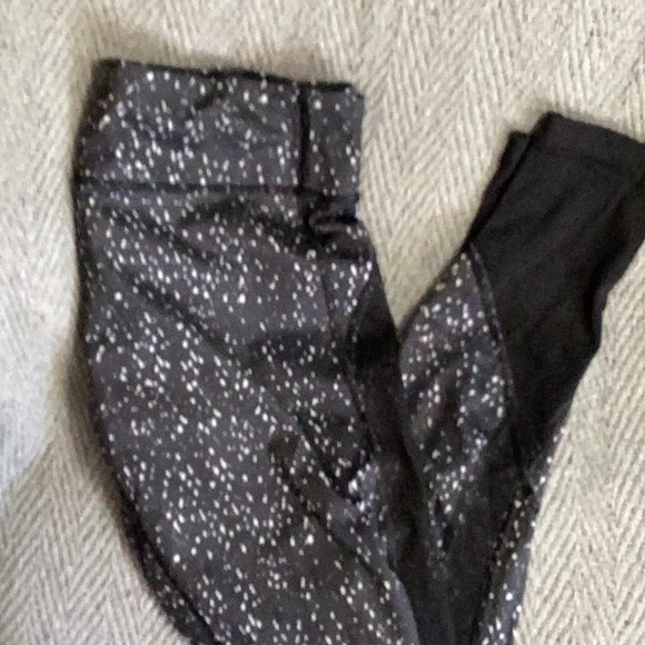 Lululemon Black and White Speckled Leggings - Picture 2 of 5